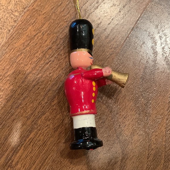 Horn player ornament - Picture 3 of 6